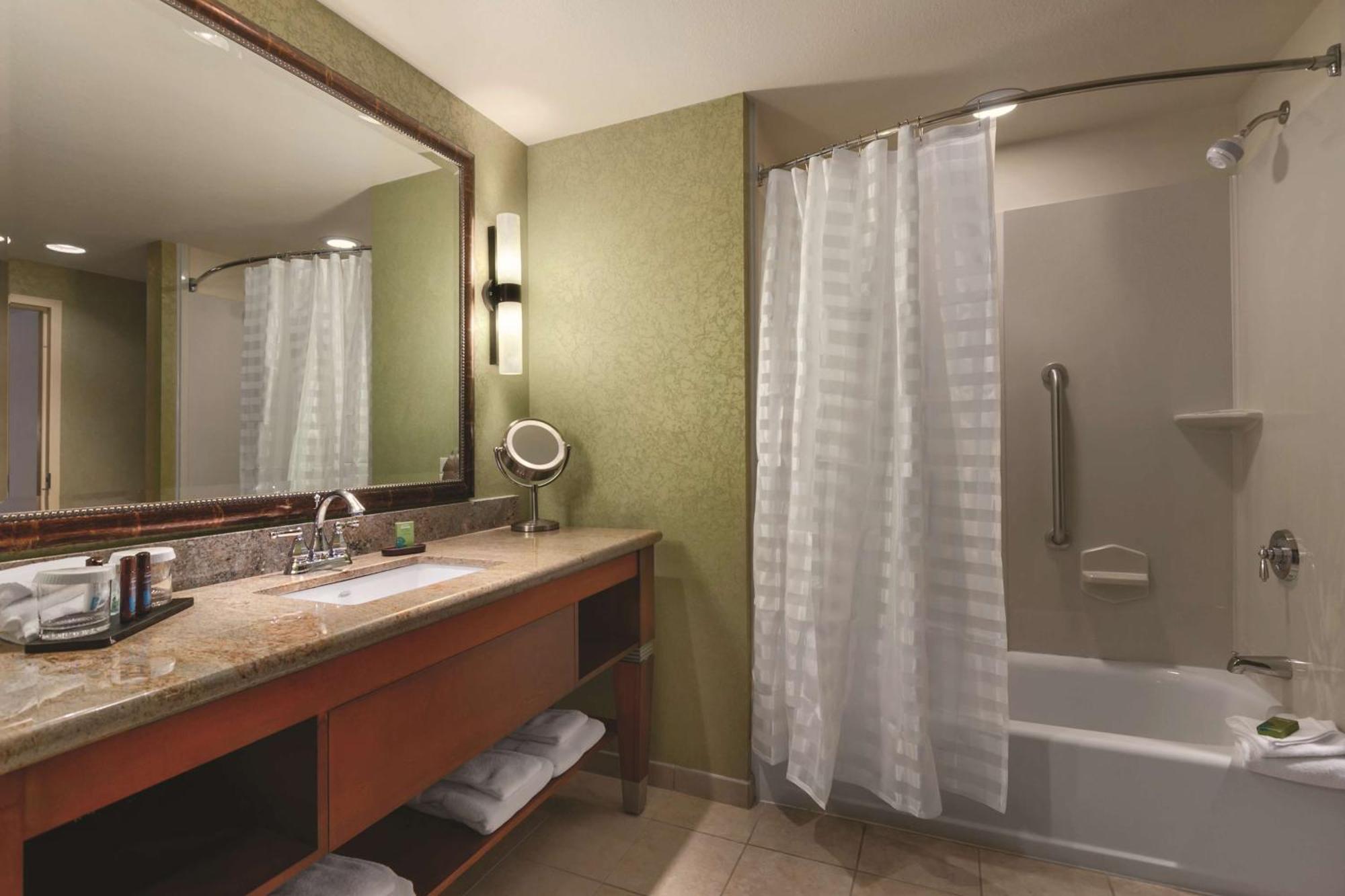 Embassy Suites Omaha- La Vista/ Hotel & Conference Center Extérieur photo