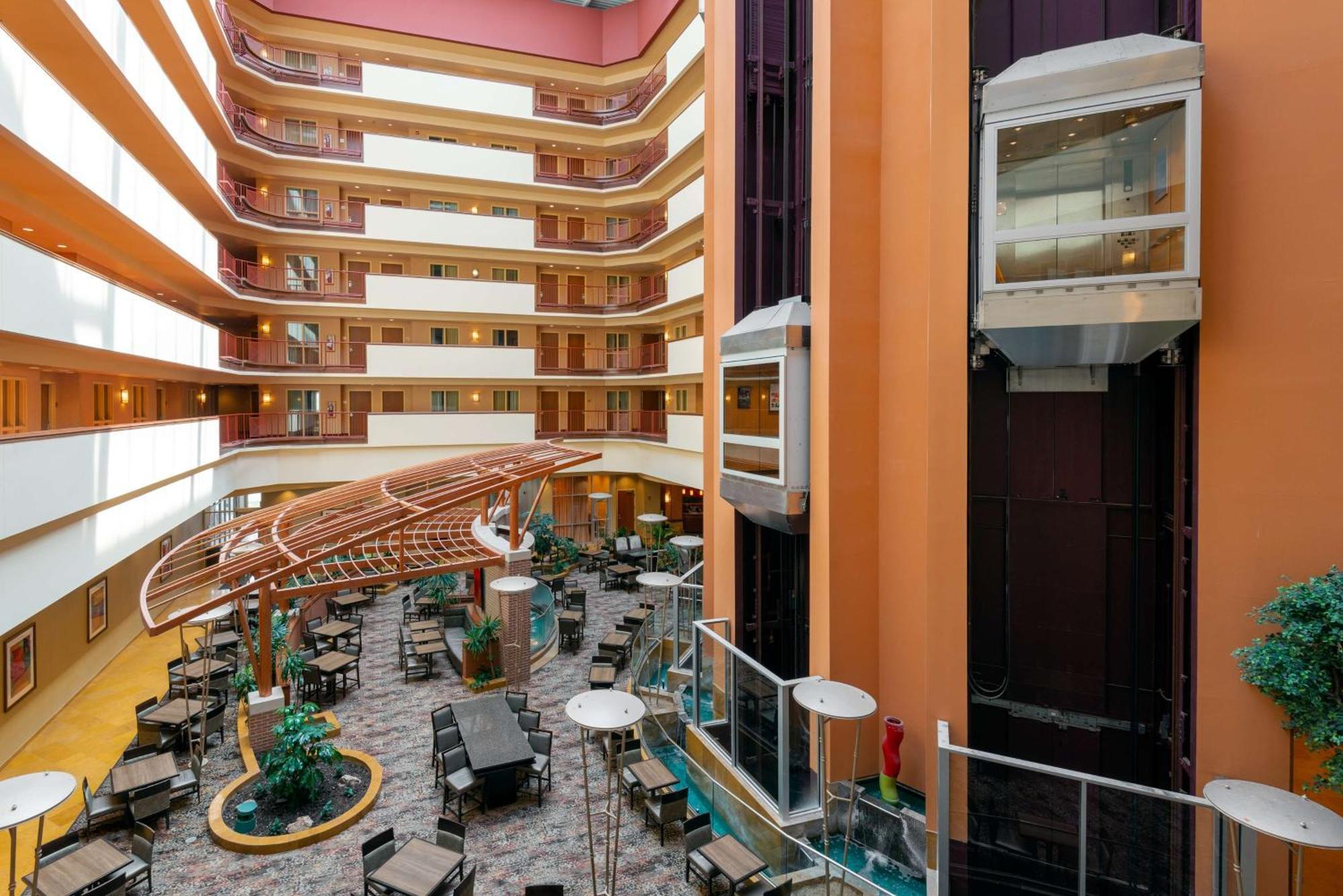 Embassy Suites Omaha- La Vista/ Hotel & Conference Center Extérieur photo